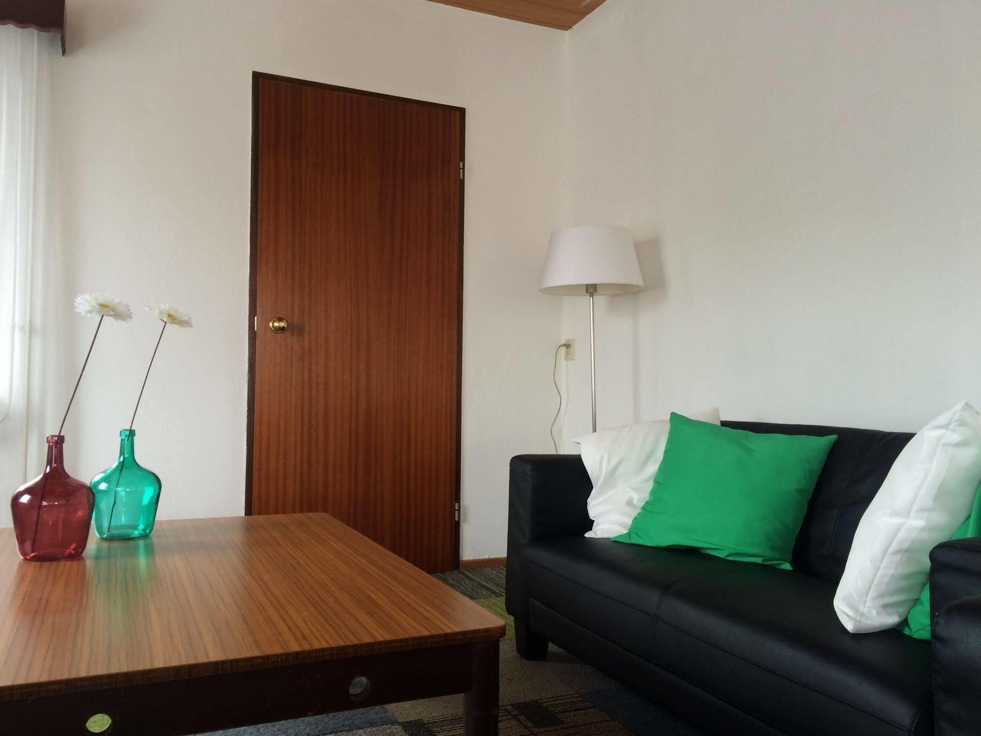 The Budget Hotel Hazerswoude-Rijndijk Экстерьер фото